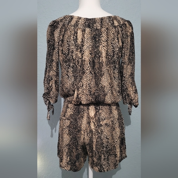 Kye Mi Snakeskin Print Romper NWT - Picture 3 of 12